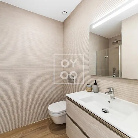 Casa De Adamant - Ground Floor With Bbq, Shared Jacuzzi And Pool By Oyoostays 아파트 또레비에하
